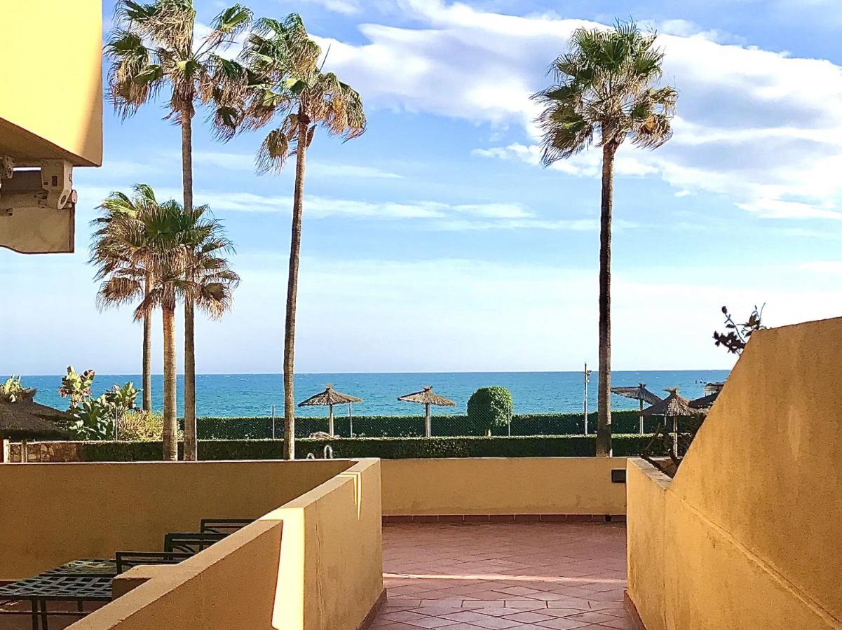 Beachfront Apartment In La Cala De Mijas Bagian luar foto