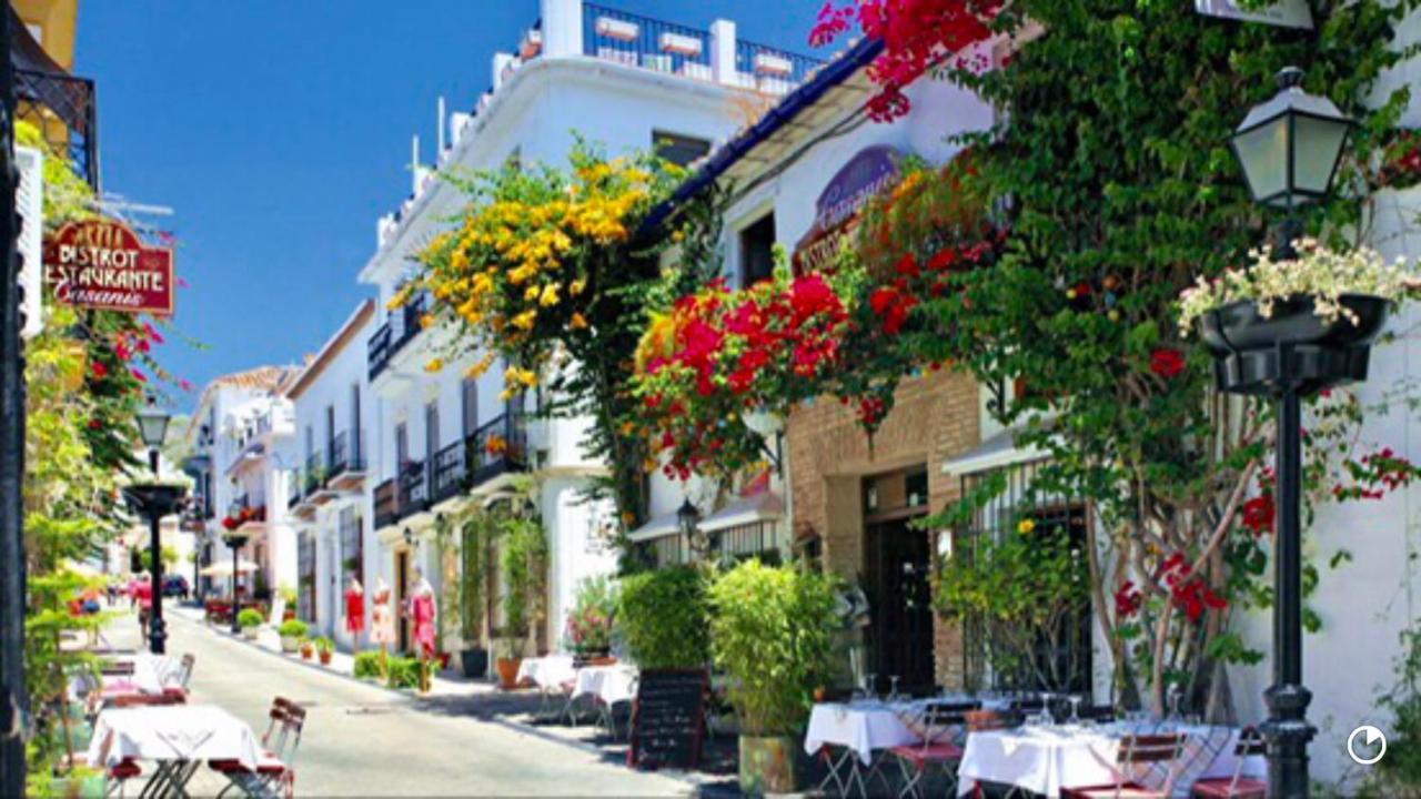 Beachfront Apartment In La Cala De Mijas Bagian luar foto