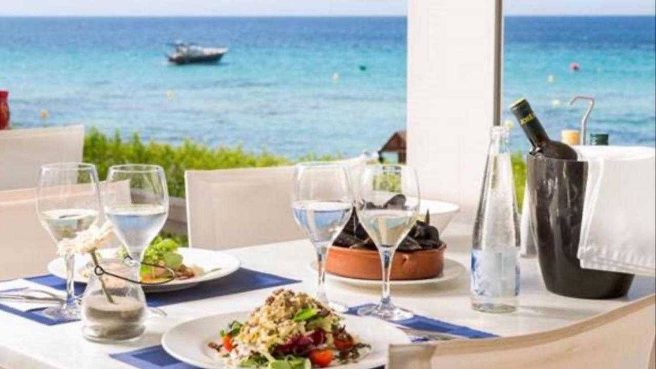 Beachfront Apartment In La Cala De Mijas Bagian luar foto