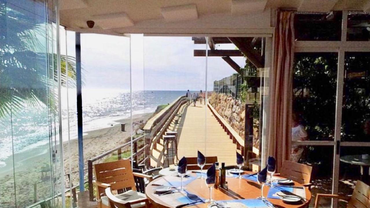 Beachfront Apartment In La Cala De Mijas Bagian luar foto
