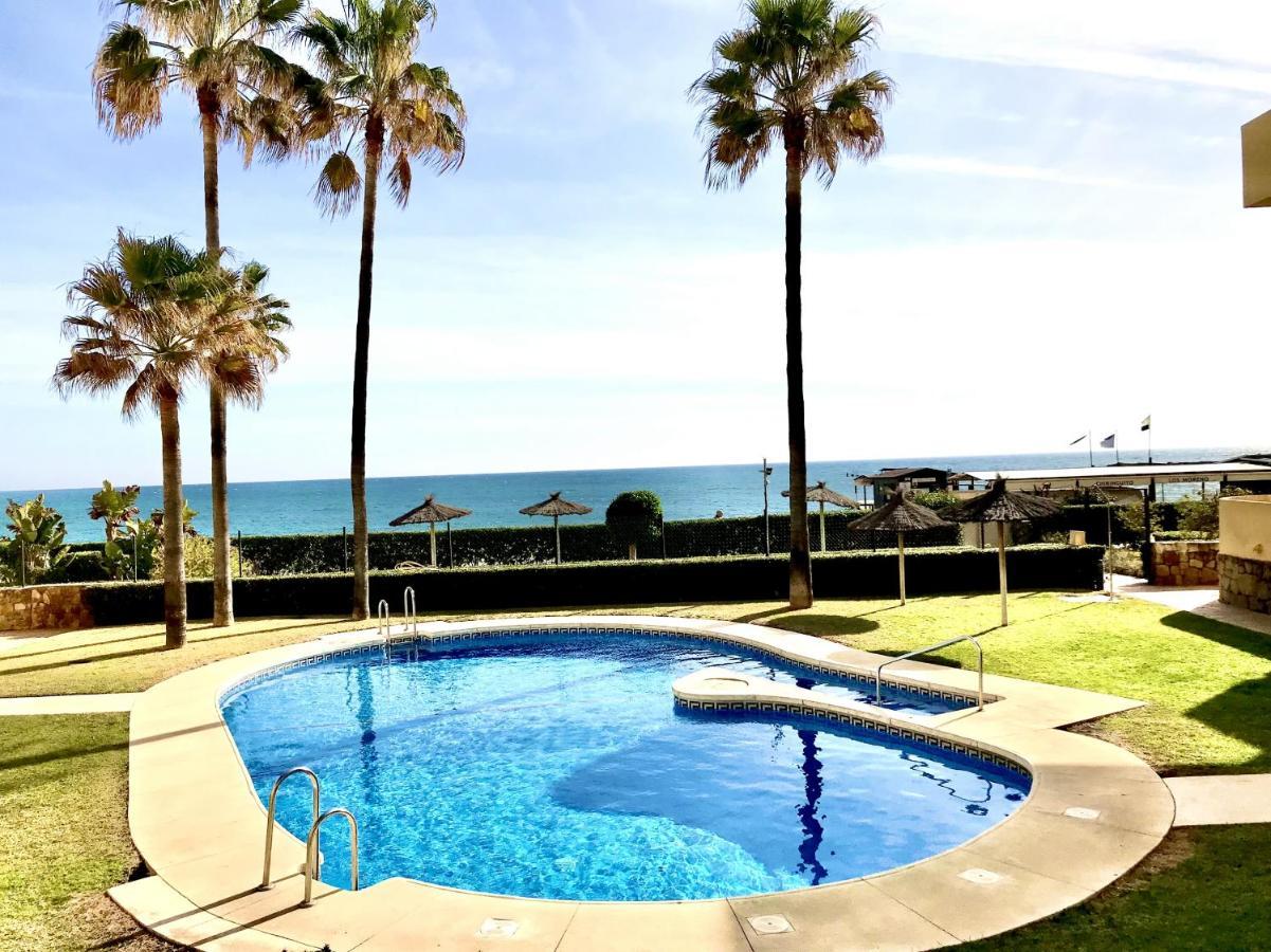 Beachfront Apartment In La Cala De Mijas Bagian luar foto
