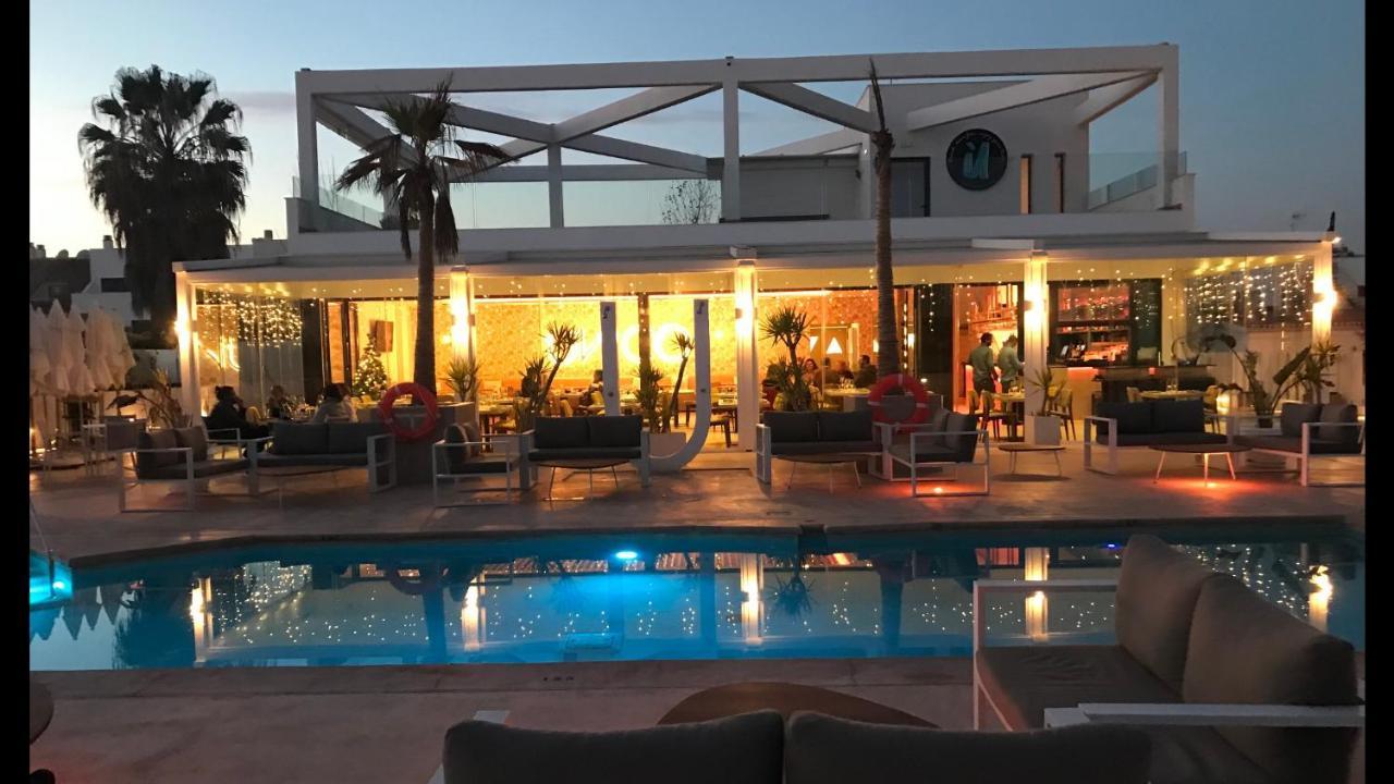 Beachfront Apartment In La Cala De Mijas Bagian luar foto