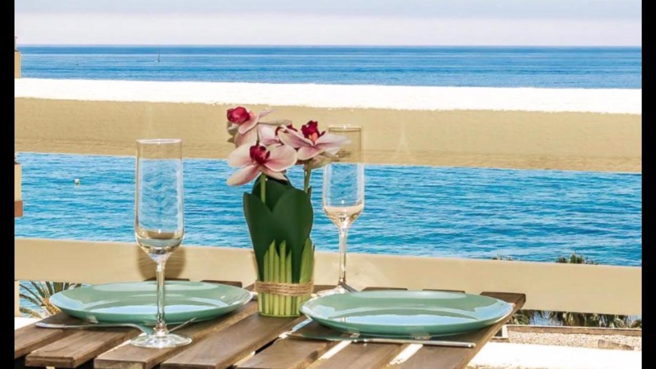 Beachfront Apartment In La Cala De Mijas Bagian luar foto