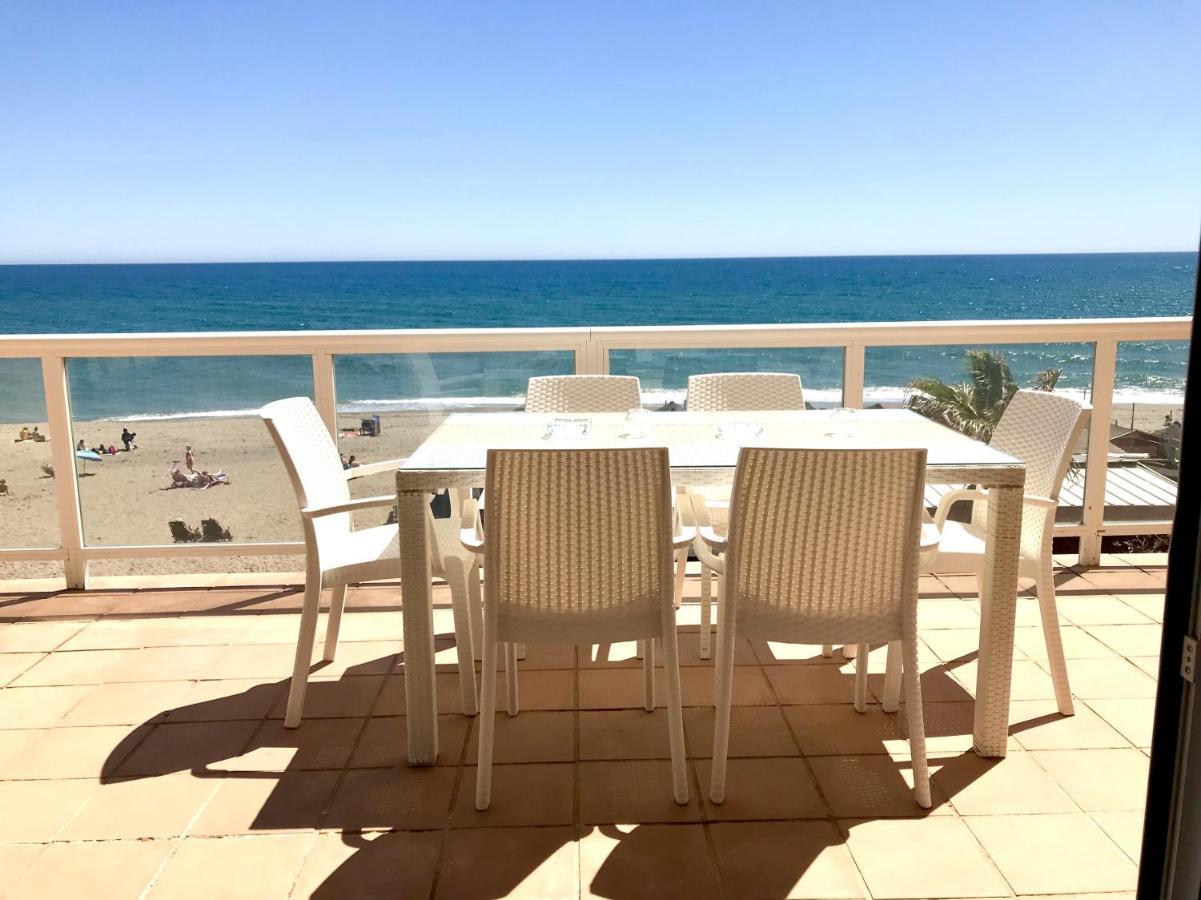 Beachfront Apartment In La Cala De Mijas Bagian luar foto