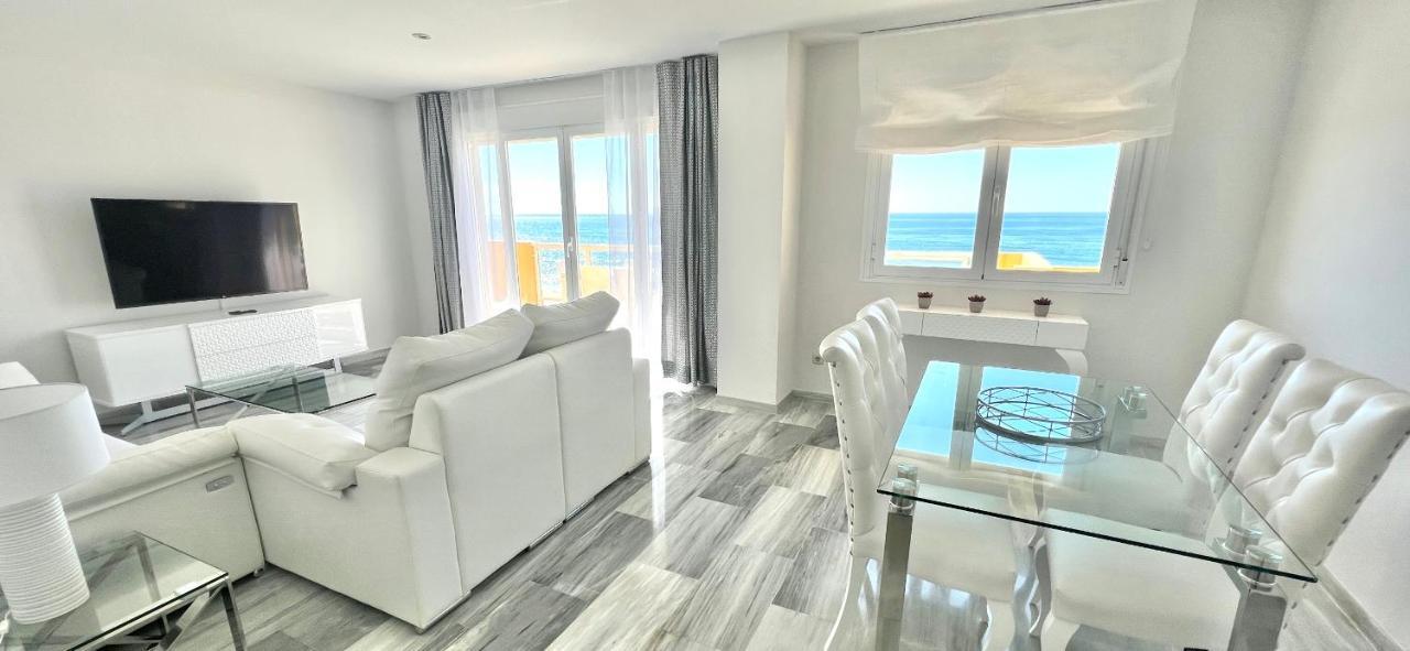 Beachfront Apartment In La Cala De Mijas Bagian luar foto