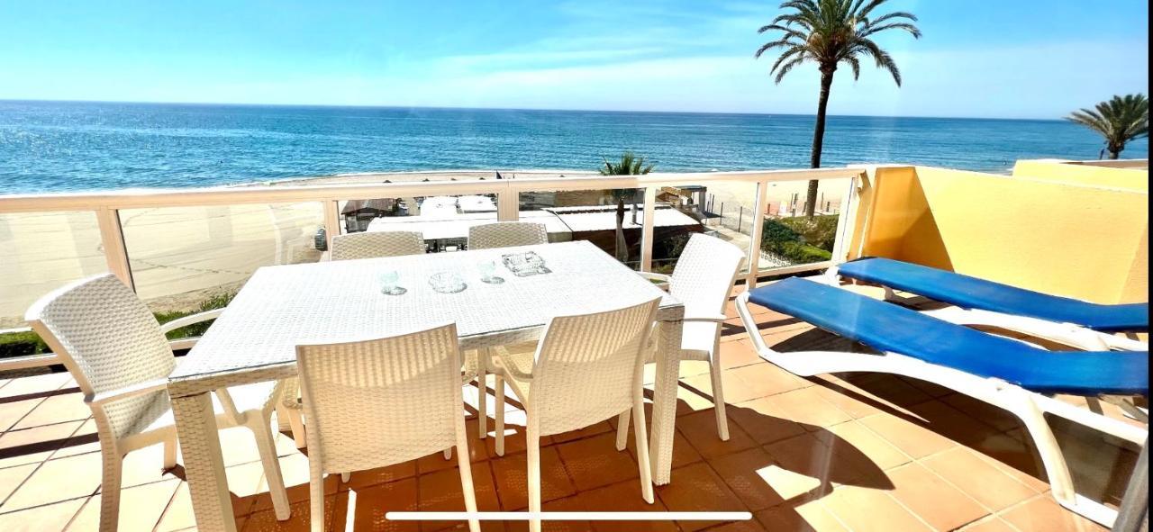 Beachfront Apartment In La Cala De Mijas Bagian luar foto
