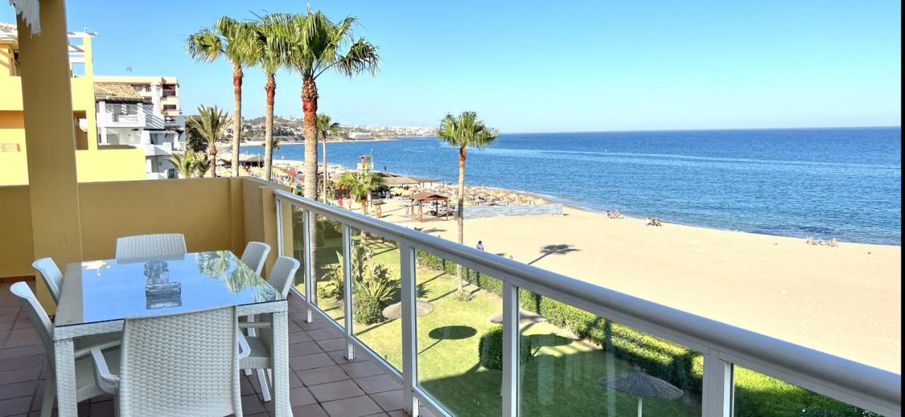 Beachfront Apartment In La Cala De Mijas Bagian luar foto
