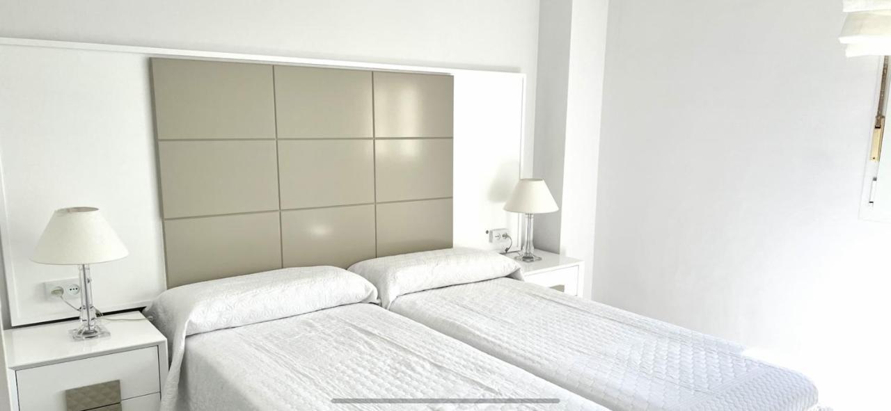 Beachfront Apartment In La Cala De Mijas Bagian luar foto