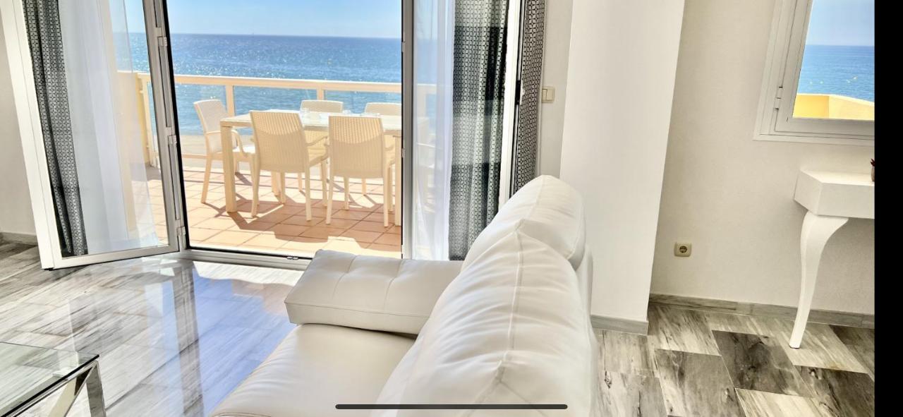 Beachfront Apartment In La Cala De Mijas Bagian luar foto